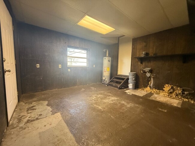 Building Photo - 40 Hill Ln