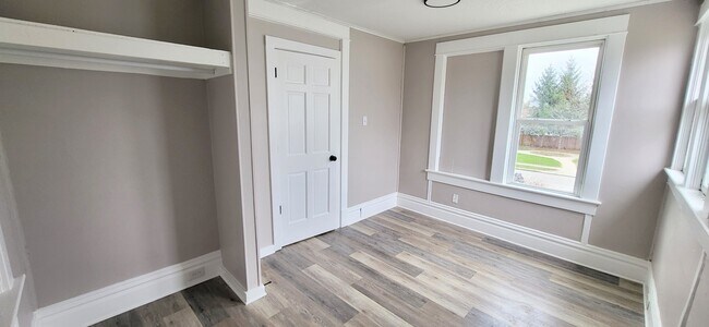 Building Photo - 1326 E Pontiac St