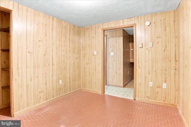 Building Photo - 102 Linwood Ct