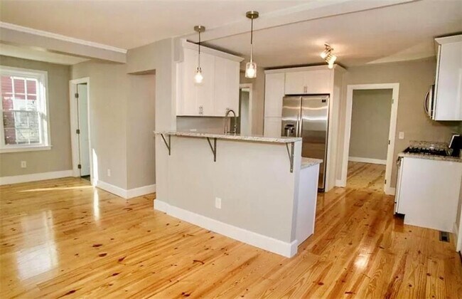 Primary Photo - 74 Warner St