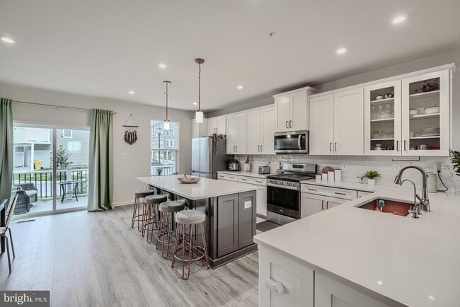 Building Photo - 7054 Fox Glove Ln