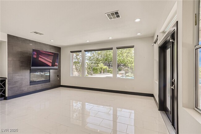 Building Photo - 2870 Peaceful Grove St