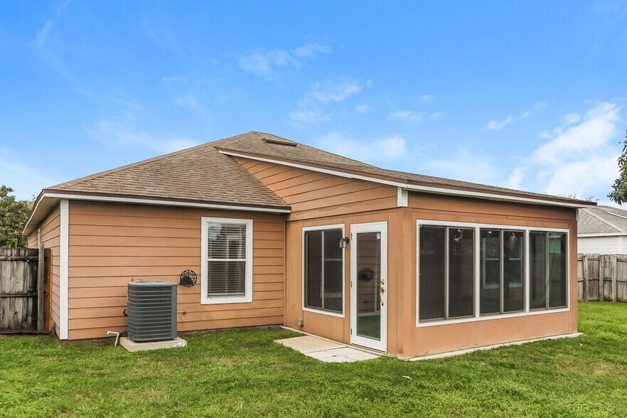 Building Photo - 3131 Fox Squirrel Dr