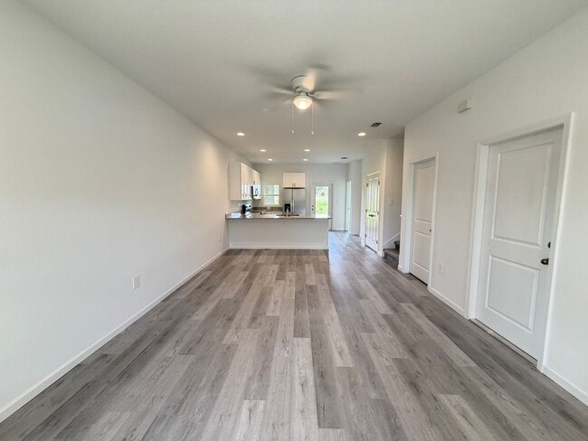 Building Photo - 5353 Vista Lago Dr