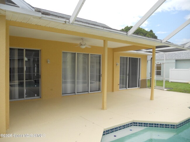 Building Photo - 432 Lake Victoria Cir