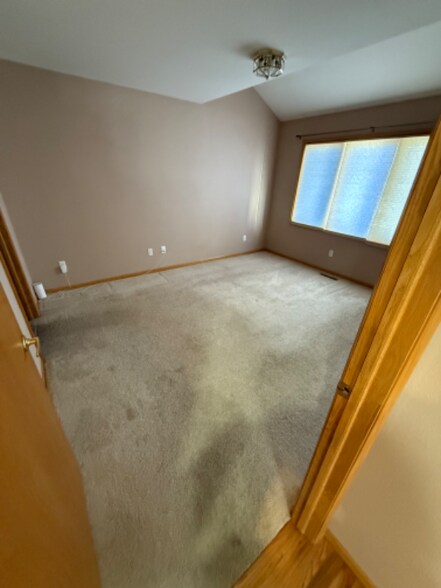 Building Photo - 1500 Raven Cir