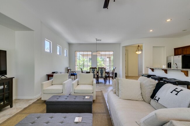 Building Photo - Elegant 3Bedroom/2.5Bath Furnished Home with Casita in Anthem Country Club