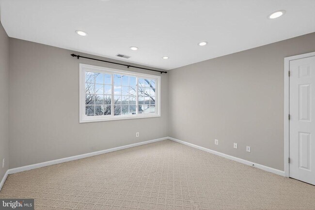 Building Photo - 1455A N Van Dorn St