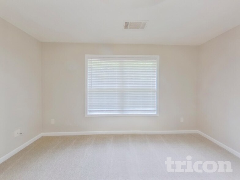 Building Photo - 315 Avonlea Dr