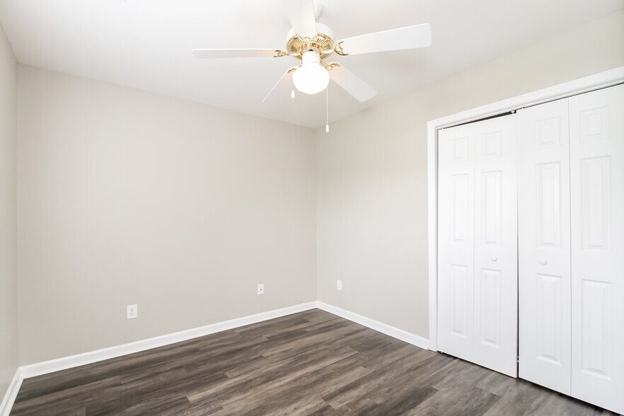 Building Photo - 3300 Trenchard Ln