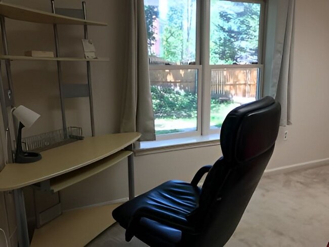 Unit # 3 - 5102 Warren Plz NW