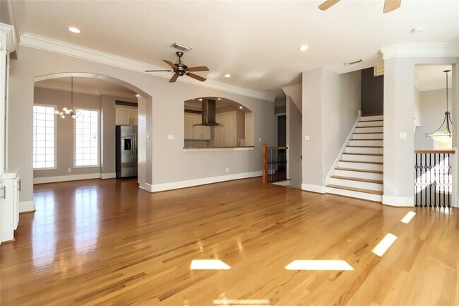 Building Photo - 306 Enid St