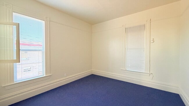 Building Photo - 1545 Lincoln Ave