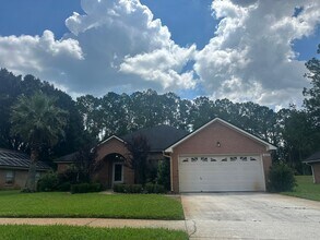 Building Photo - Sprawling Brick Home, Beautiful Water View...