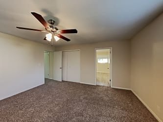 Building Photo - 4242 Valley Lake Terrace SW