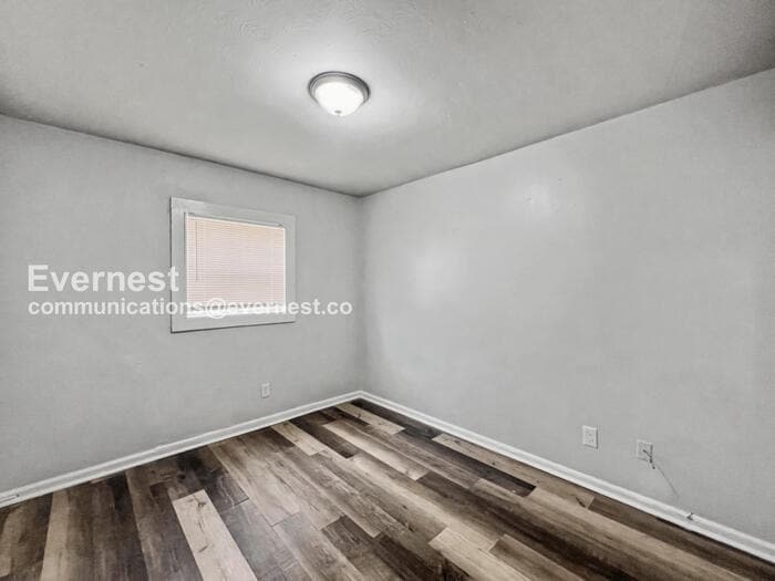 Building Photo - 4620 Sunnybrook St