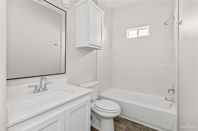 Building Photo - 1216 Shavano Dr