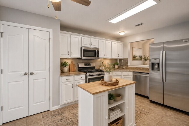 Building Photo - 2923 Goldspring Ln
