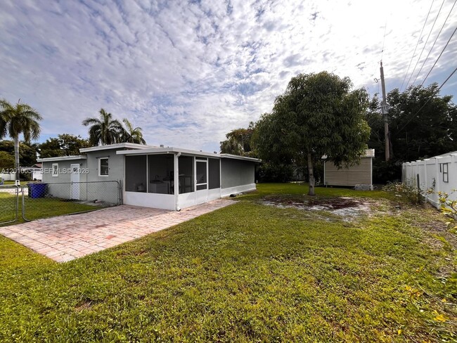 Building Photo - 6232 NW 15th Ct