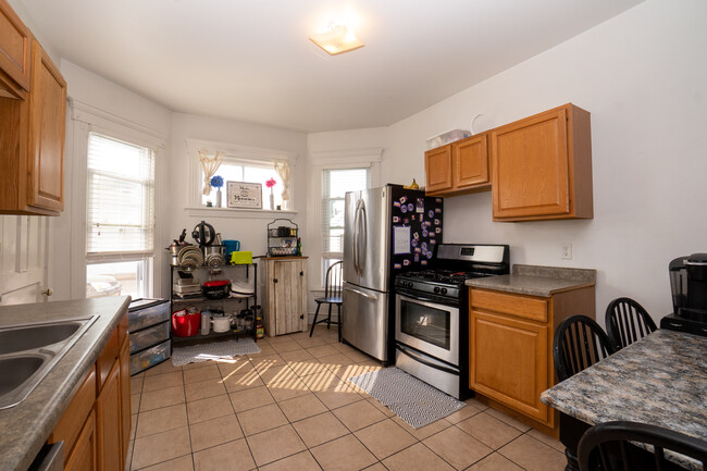 kitchen - 803 W 20th St