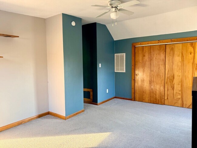 Building Photo - Charming Cape Cod Single Family with inground pool in Norfolk