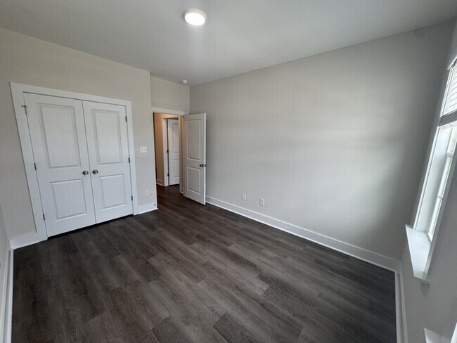 Building Photo - 3 Bed 2.5 Bath Brand New Townhome