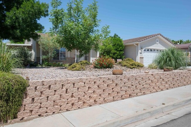 Building Photo - Great Spring Hill Estates Home!