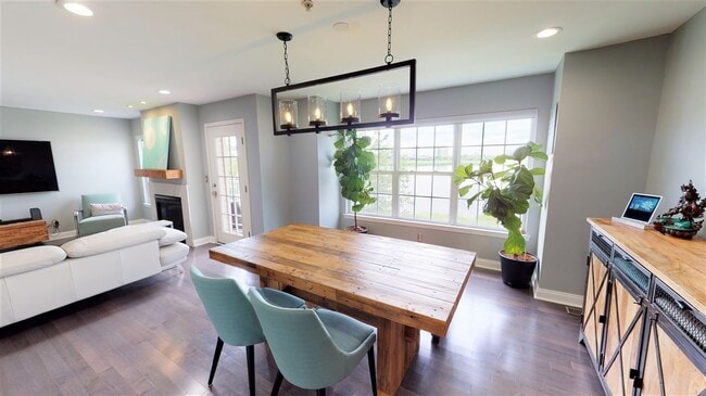 Building Photo - 22 Mallard Pl