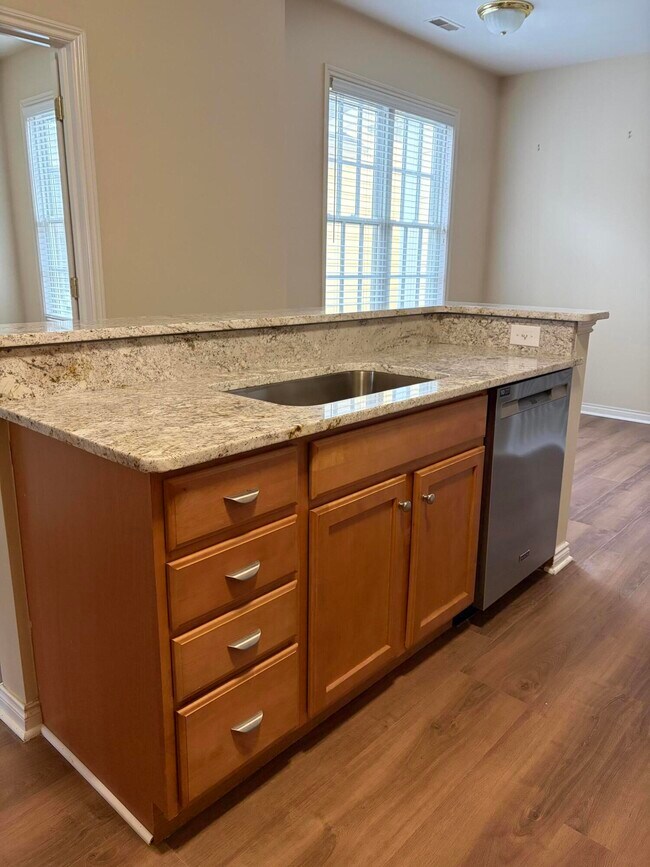 Building Photo - 534 Constitution St