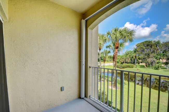 Building Photo - 2020 Greenview Shores Blvd