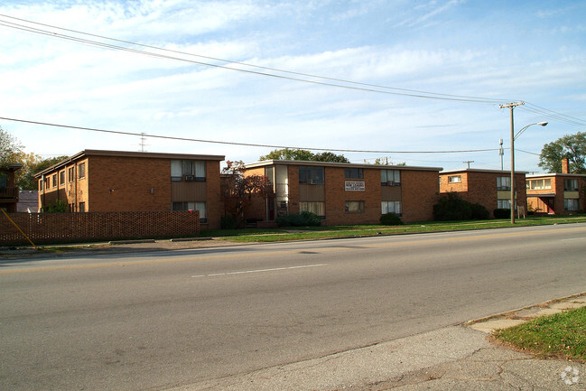 Alternate View - Acacia Place Apartments