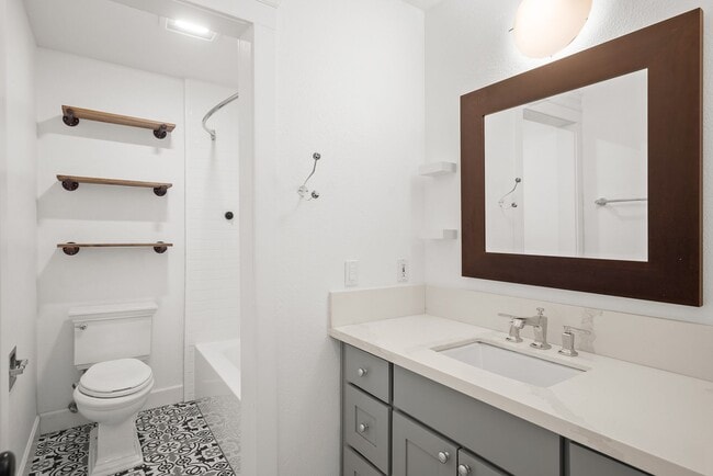 Building Photo - 6301 White Tail Dr
