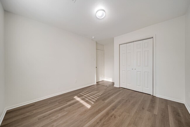 Building Photo - 18439 Sunrise Oaks Ct