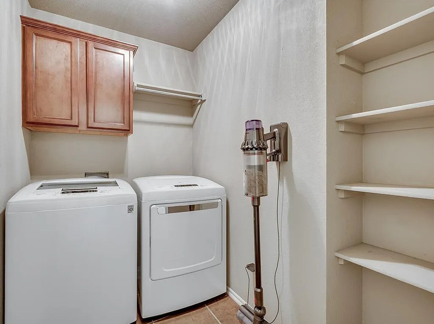 Building Photo - 2221 NW 199th St