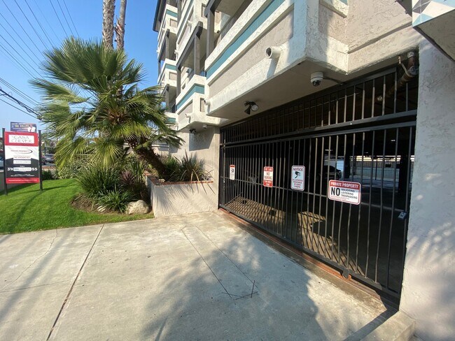 Primary Photo - 12036 Culver Boulevard, Unit 4