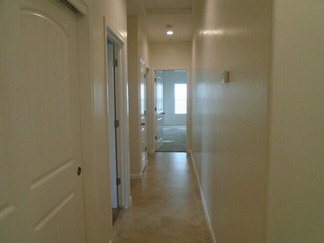 Building Photo - SOLAR......GORGEOUS---3 BEDROOMS PLUS AN OFFICE !!!