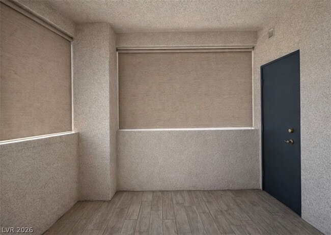 Building Photo - 2113 Echo Bay St