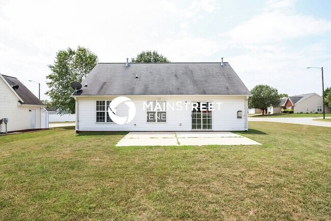 Building Photo - 3 Bedroom Pet-Friendly Home in Winston-Salem, NC with Main Street Renewal