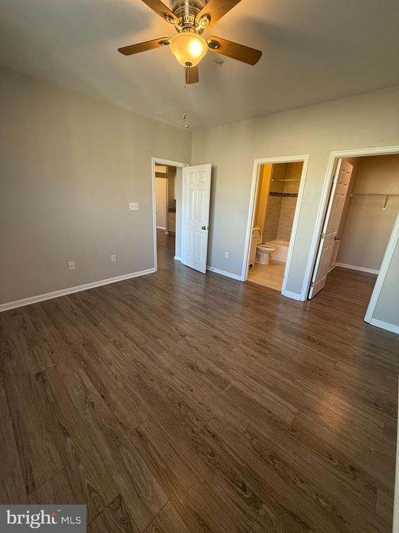 Building Photo - 8204 Blue Heron Dr