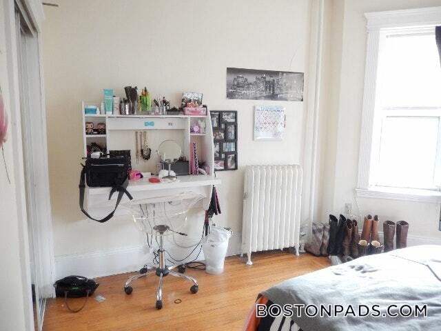 Building Photo - 463 Park Dr