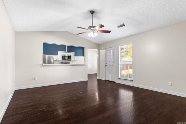 Building Photo - 10 Meadow Ridge Loop