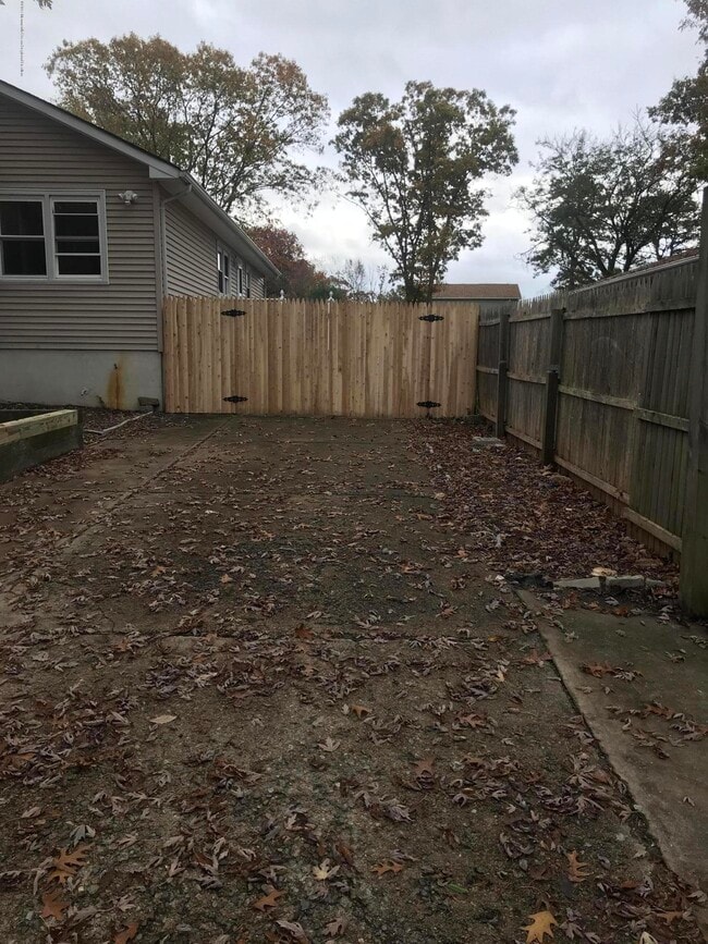 Building Photo - 7 Pearl Dr