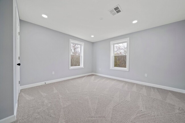 Building Photo - 13 Broadway