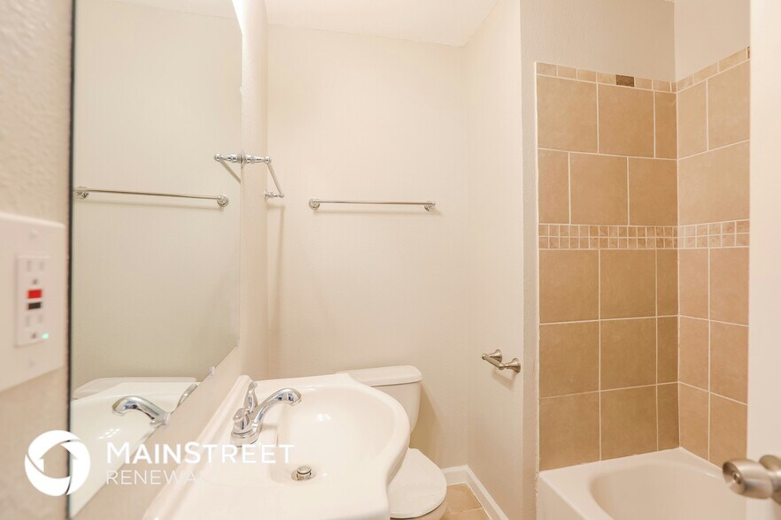 Building Photo - 7102 N Baltimore Ave