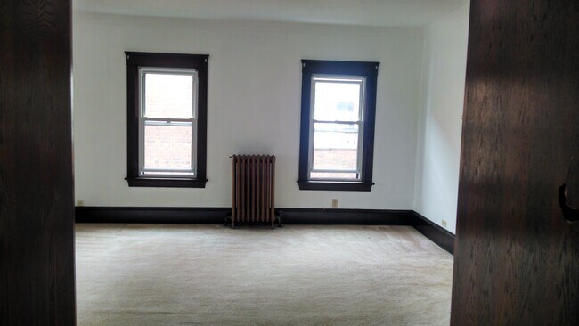 Dining room - 2151 Broadview Rd