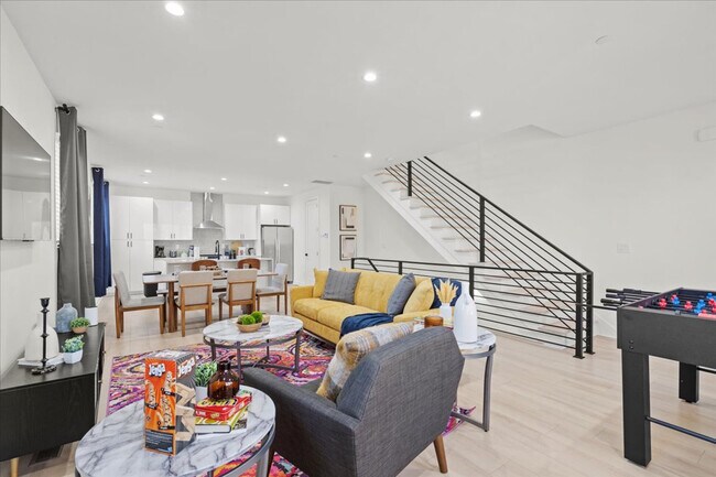 Building Photo - 1111 Dade St