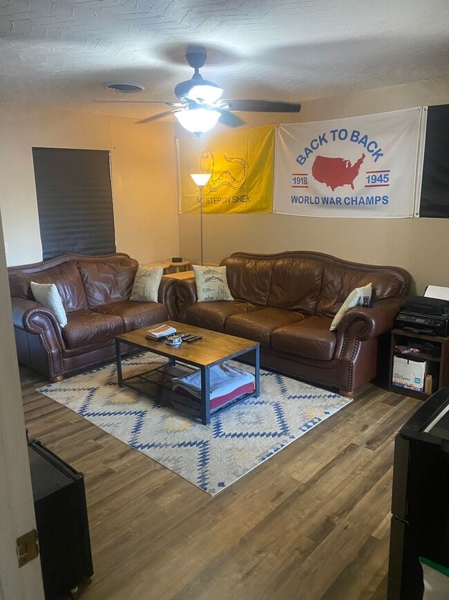 Building Photo - 2709 Persimmon Dr