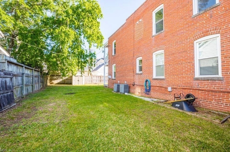 Building Photo - 214 Lucile Ave