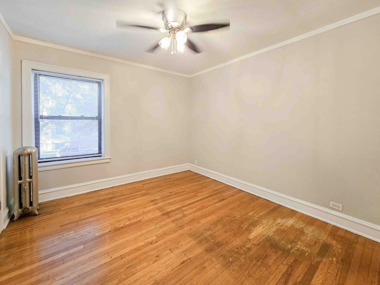 Building Photo - 5057 N Wolcott Ave