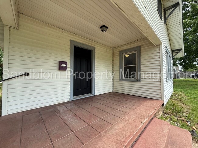 Building Photo - For Lease | University of Tulsa | 2 bed, 1...